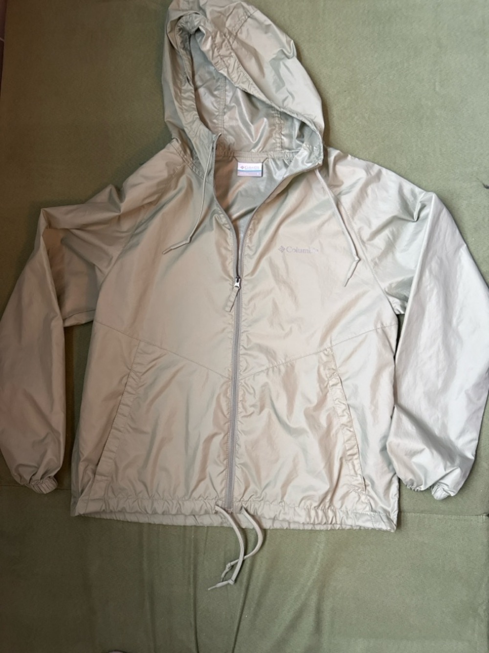 Columbia women’s small Sage Green Lightweight Hooded Jacket